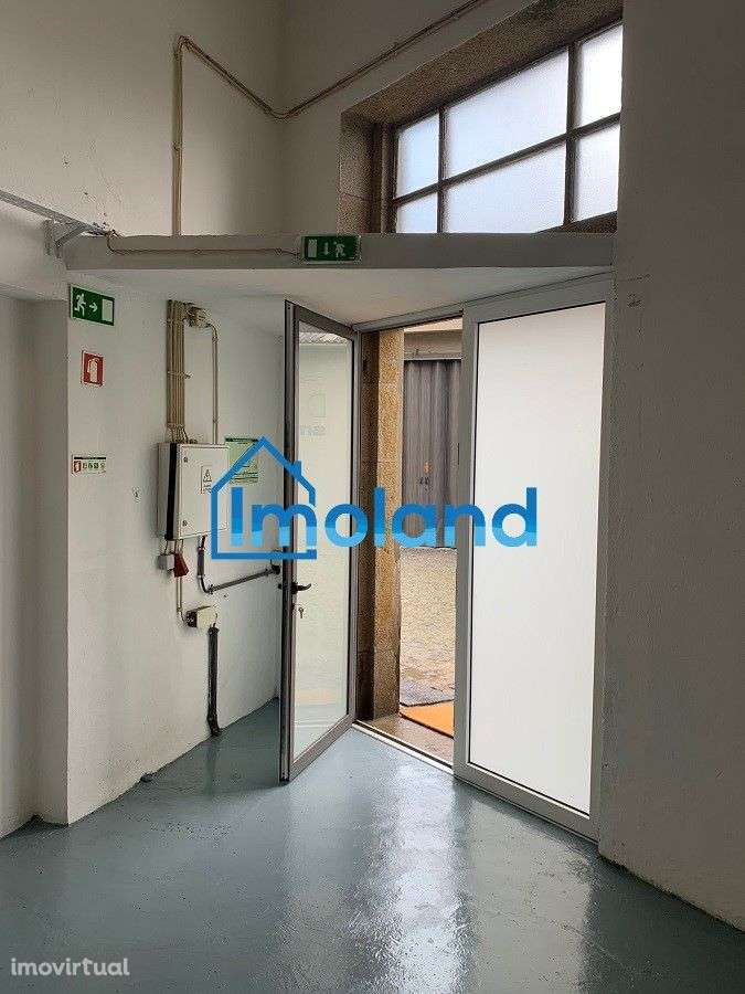 Armazém impecável c/ 125m2 aprox. - Perafita - Grande imagem: 3/4