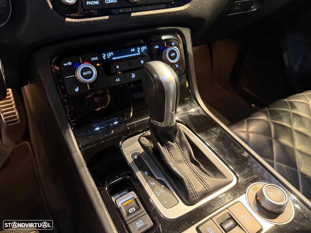 VW Touareg 3.0 TDI V6 Executive Edition - 44
