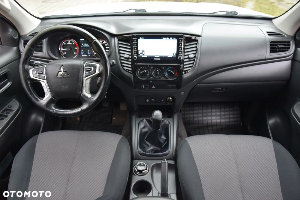 Mitsubishi L200 2.2 d DC Intense - 11