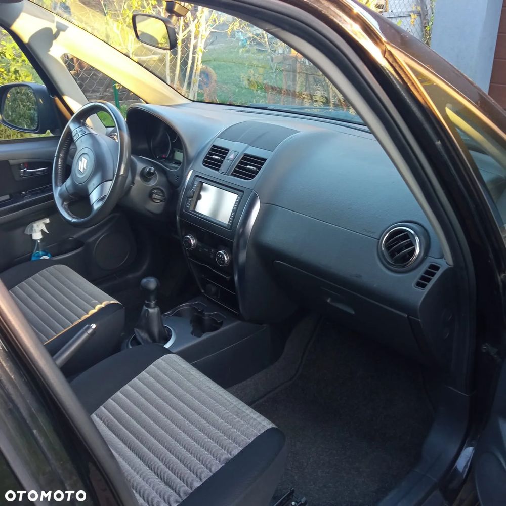 Suzuki SX4 1.6 Premium - 5