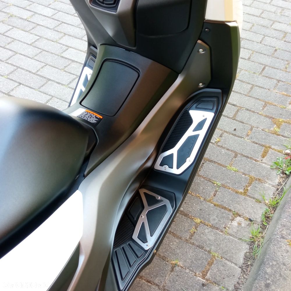 Yamaha NMAX - 3