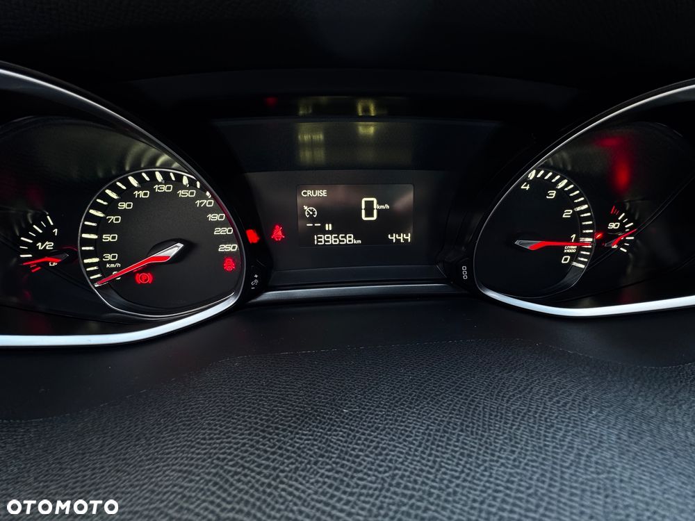 Peugeot 308 130 e-THP Stop & Start Allure - 22