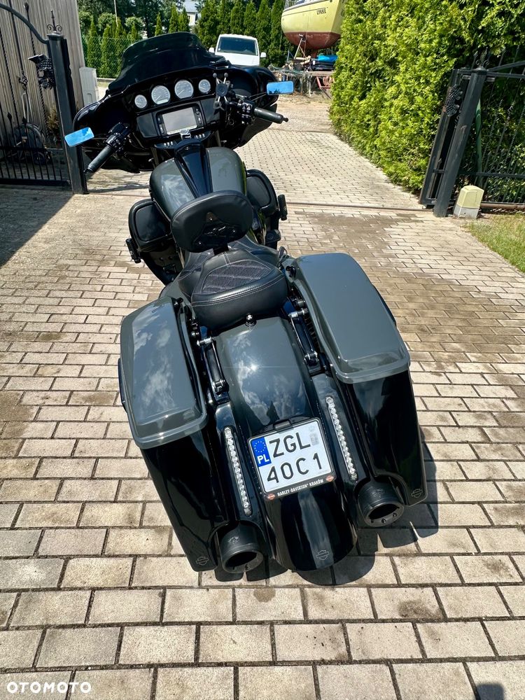 Harley-Davidson Touring Street Glide - 11