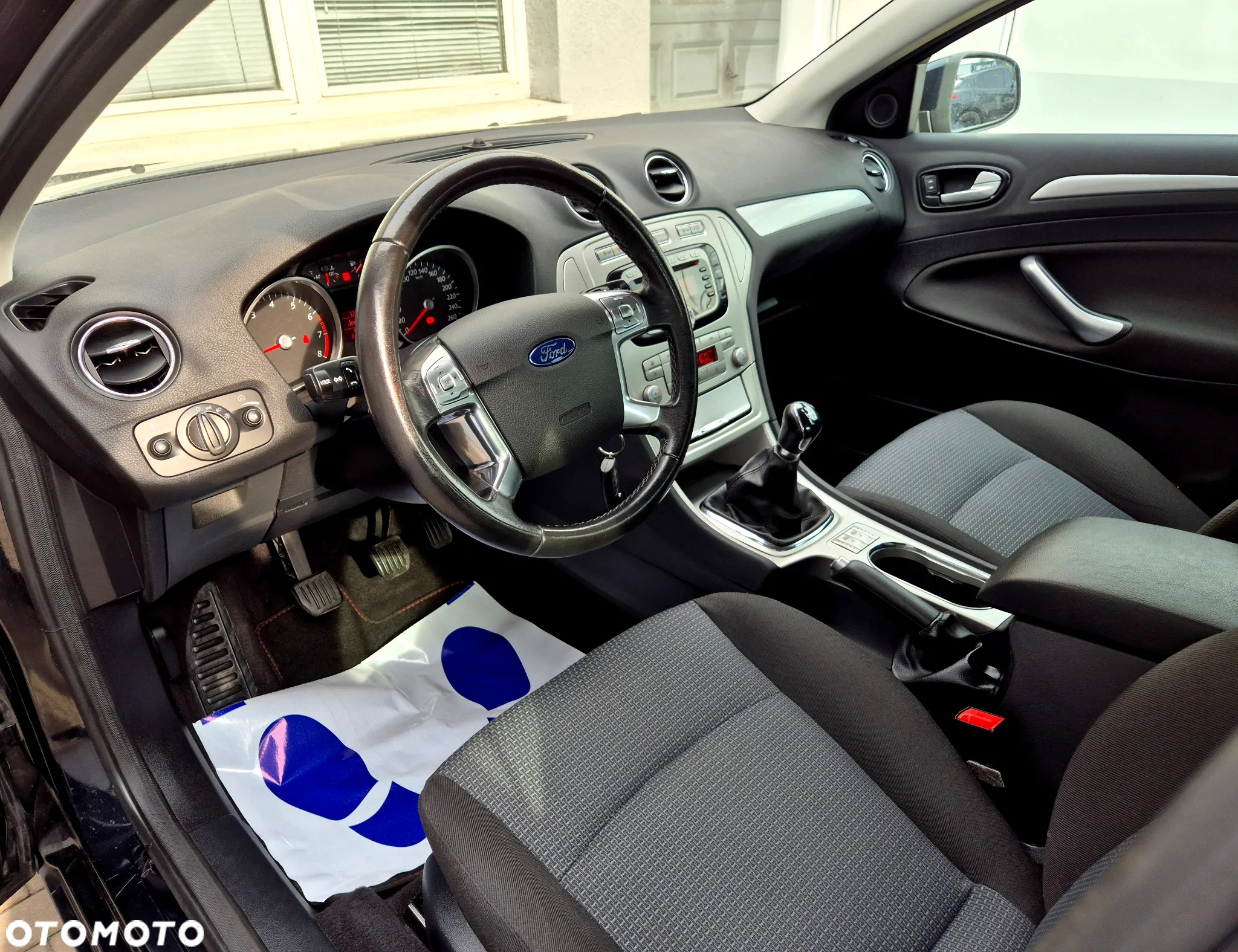 Ford Mondeo 1.6 Ghia - 18