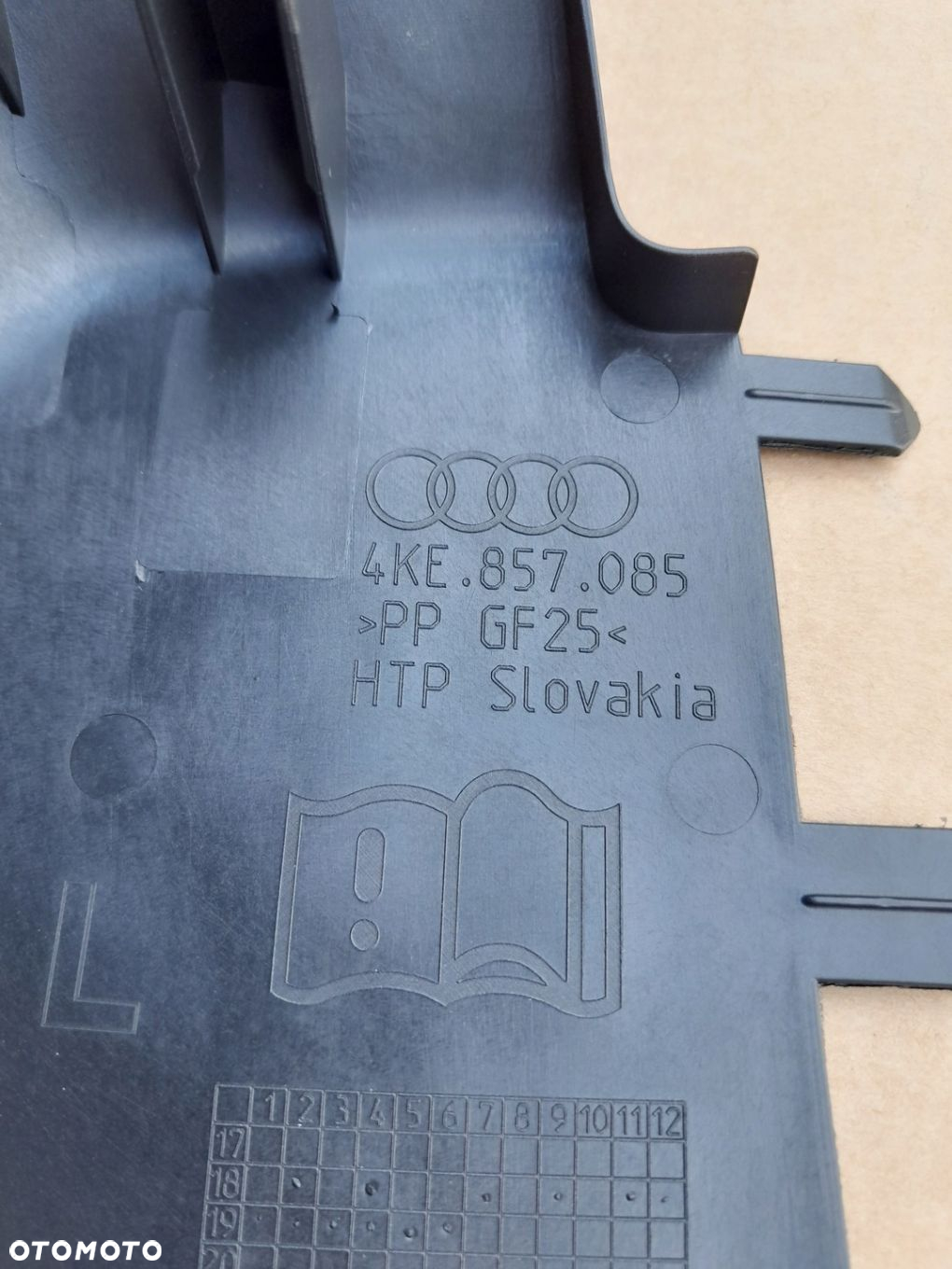 AUDI E-TRON 55 OSŁONA BOCZNA DESKI LEWA 4KE857085 - 2