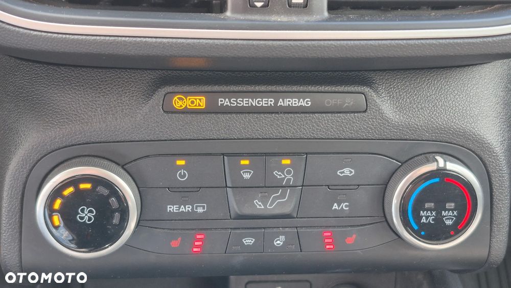 Ford Focus 1.0 EcoBoost SYNC Edition ASS - 10