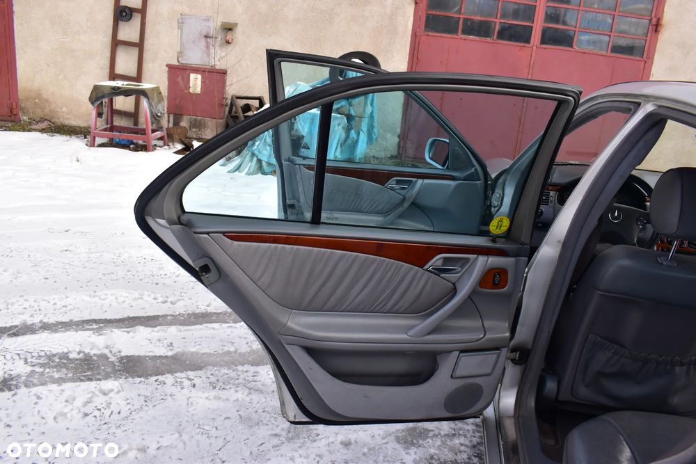 Mercedes-Benz Klasa E - 12