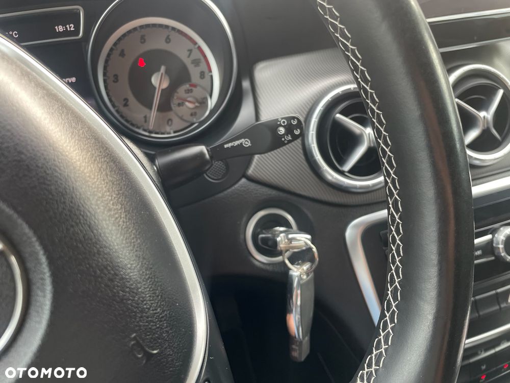 Mercedes-Benz CLA 180 AMG Line - 27
