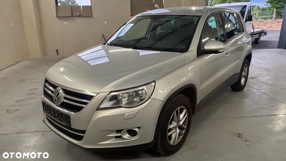 Volkswagen Tiguan - 1