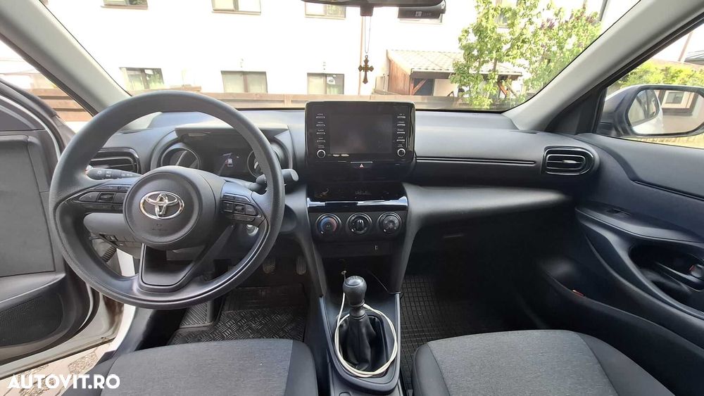 Toyota Yaris 1.5 MT Active - 6