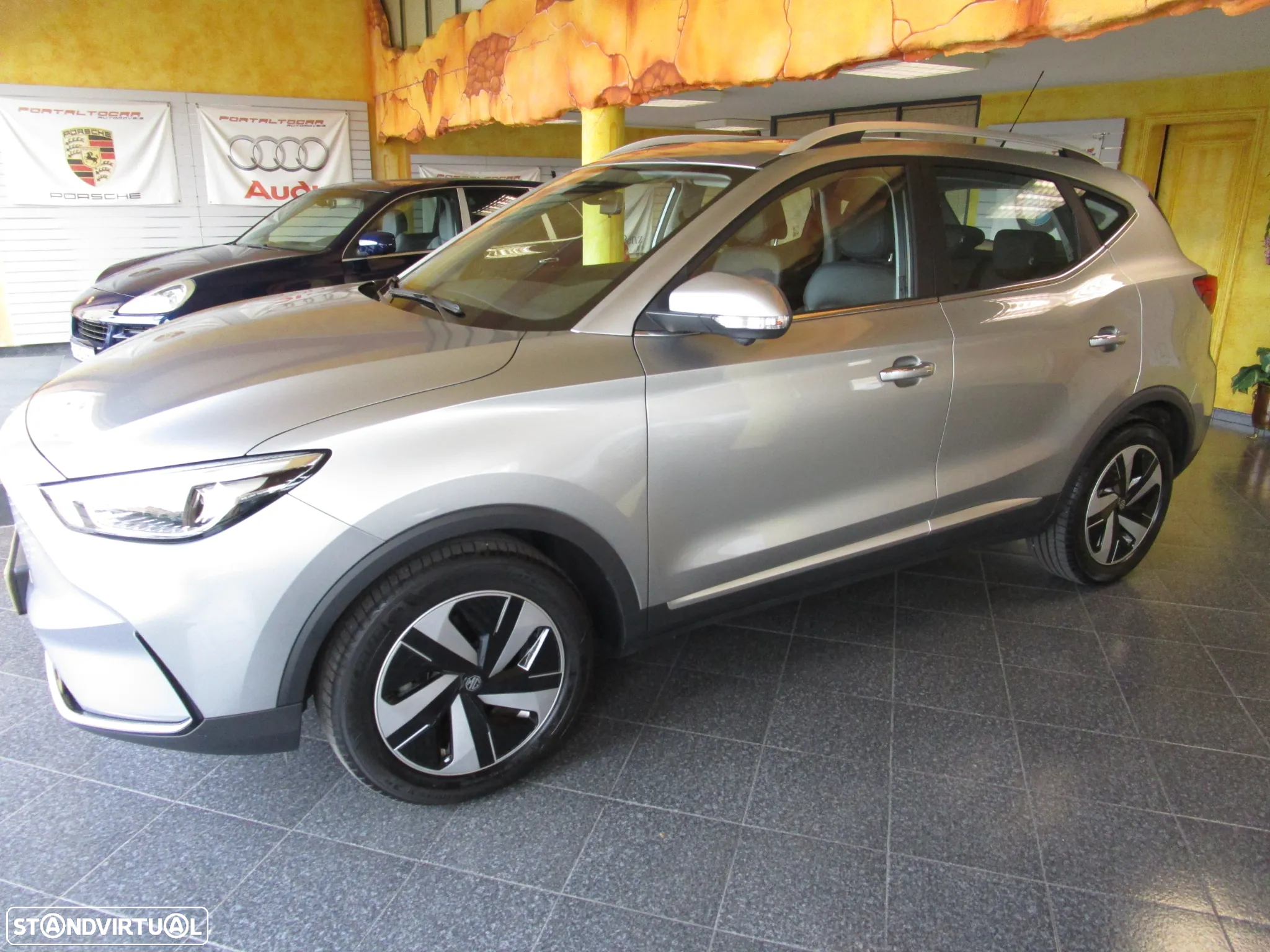 MG ZS EV 50.3 kWh Luxury - 11