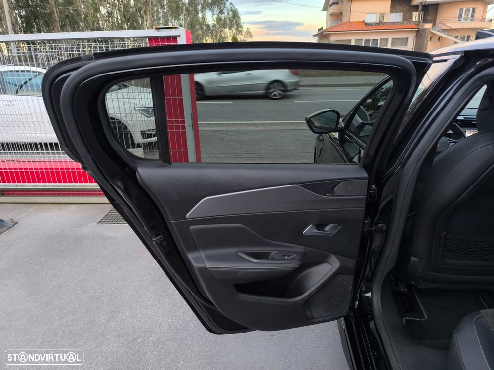 Peugeot 308 PureTech 130 GPF EAT8 Stop & Start GT Pack - 32