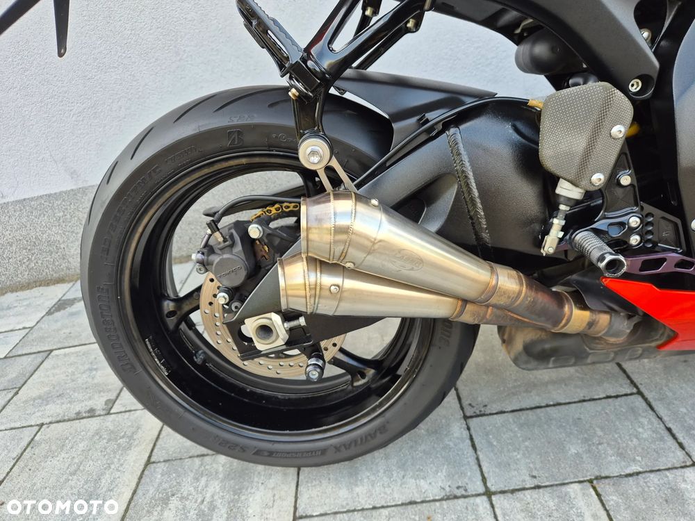 Suzuki GSX-R - 10