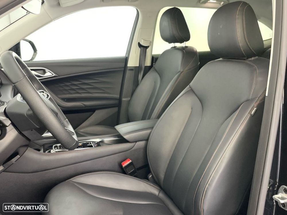 MG HS 1.5 Plug-in Hybrid Luxury — fotografia 17