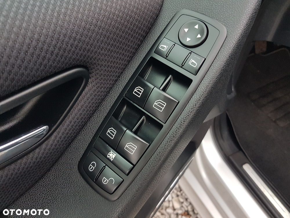 Mercedes-Benz Klasa B 180 BlueEFFICIENCY SPORT EDITION - 14