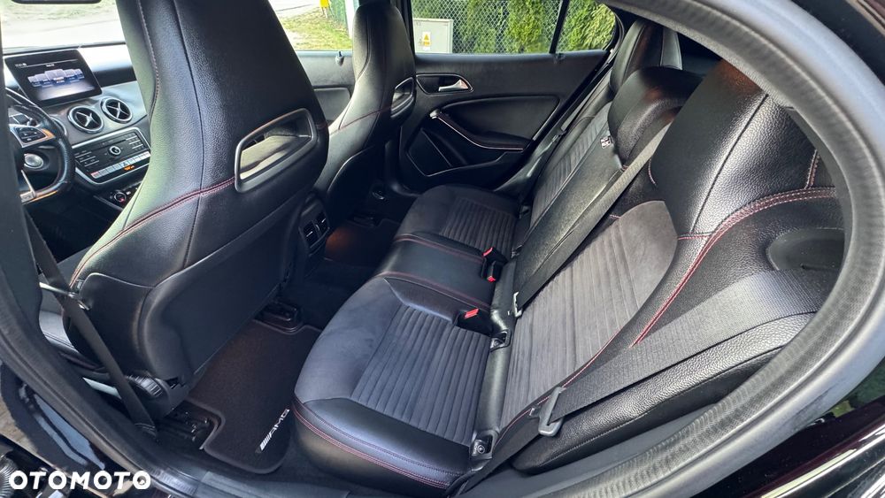 Mercedes-Benz GLA 200 (CDI) d 4Matic 7G-DCT AMG Line - 23