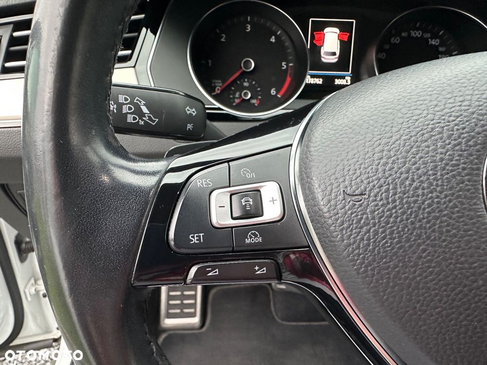 Volkswagen Passat - 17