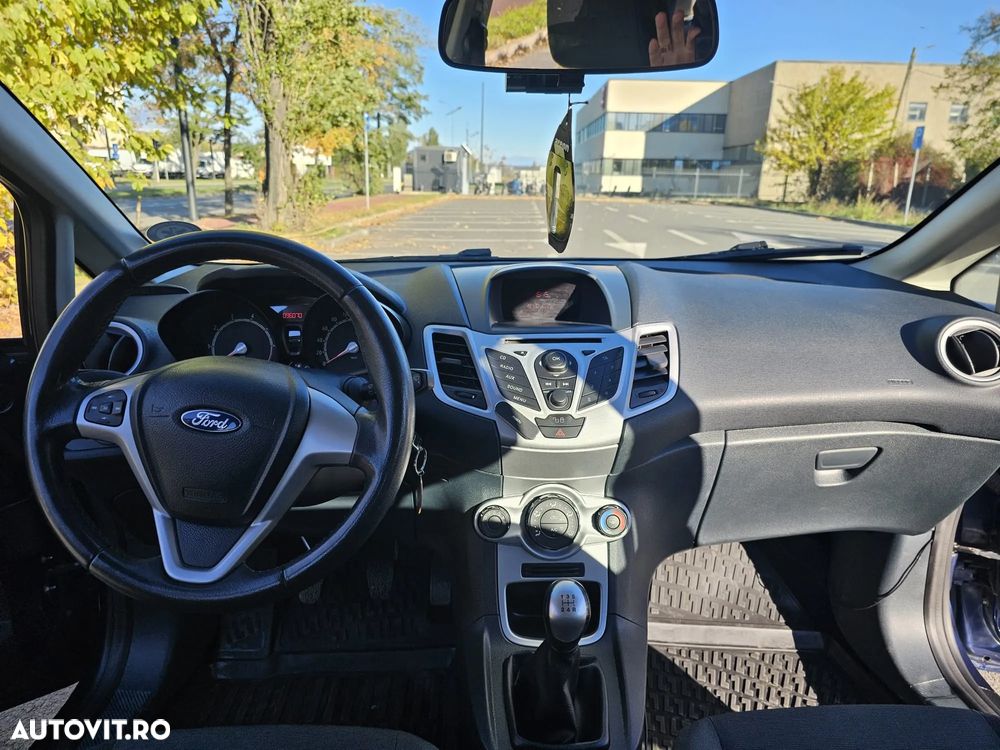 Ford Fiesta - 10