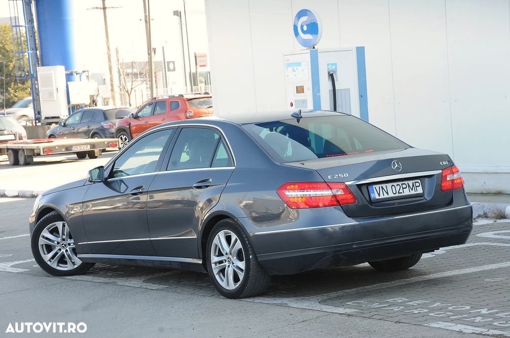 Mercedes-Benz E 250 CDI DPF BlueEFFICIENCY Automatik Avantgarde - 3