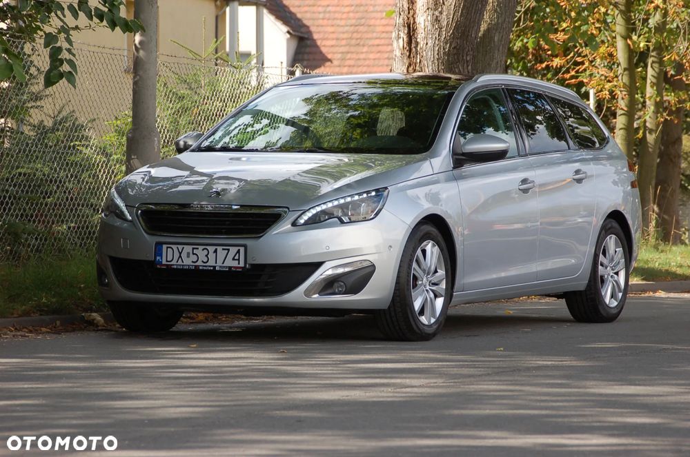 Peugeot 308 BlueHDi FAP 120 EAT6 Stop&Start Allure - 25
