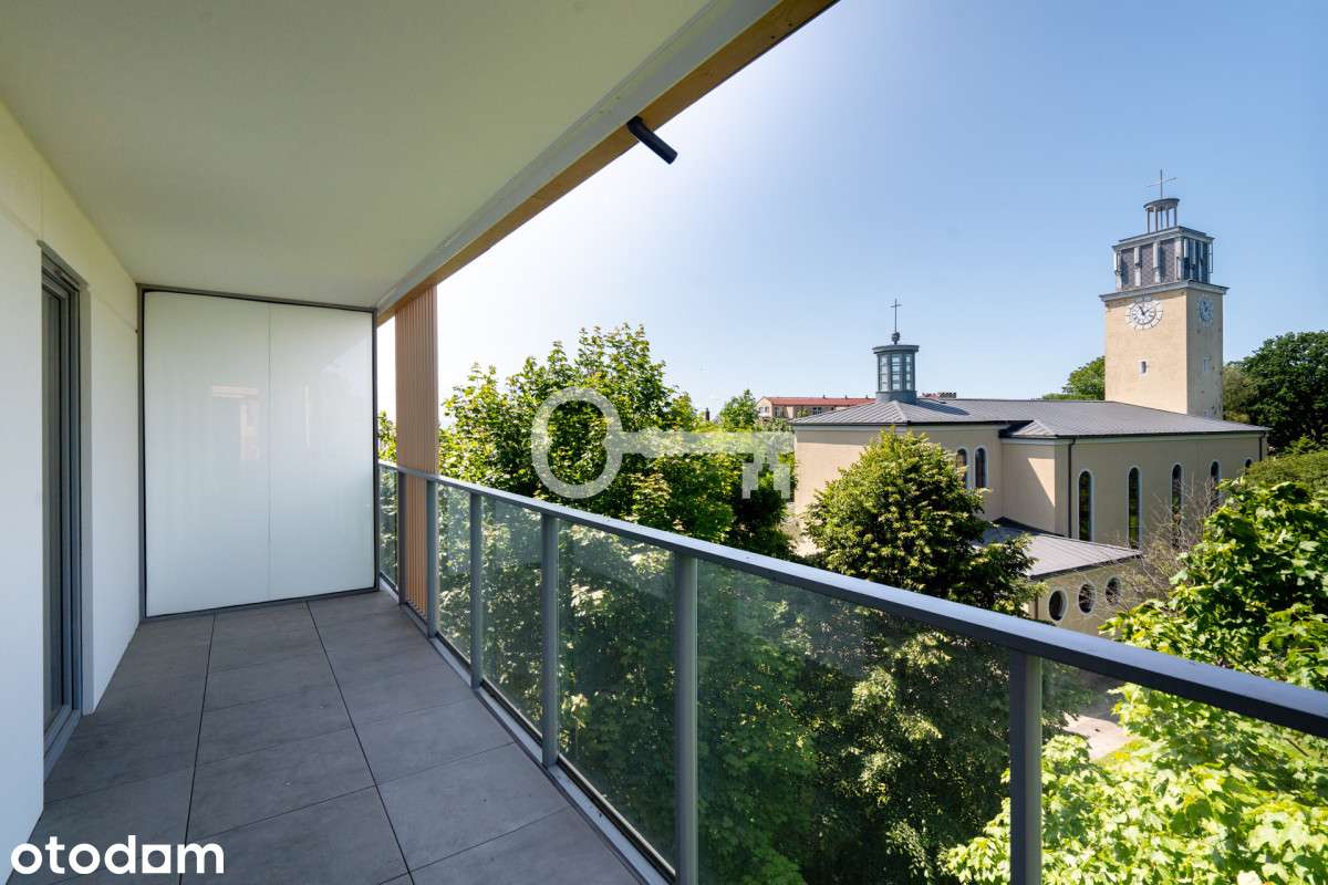 Apartament z antresolą i balkonem w sercu helu