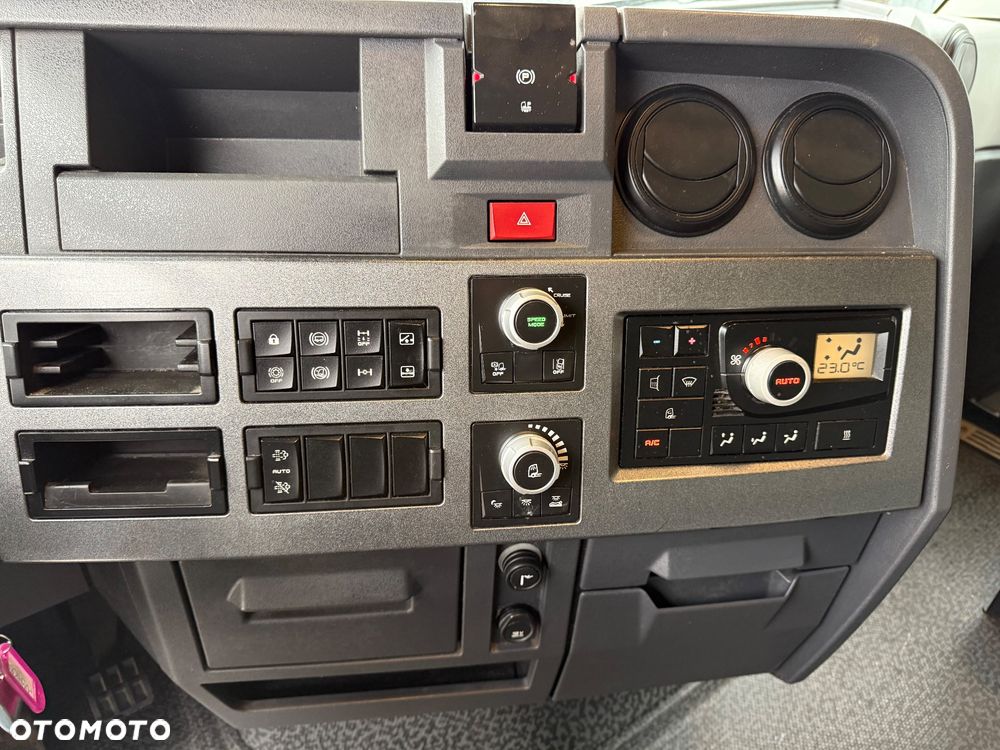 Renault T 480 HIGH CAB Standard - 12