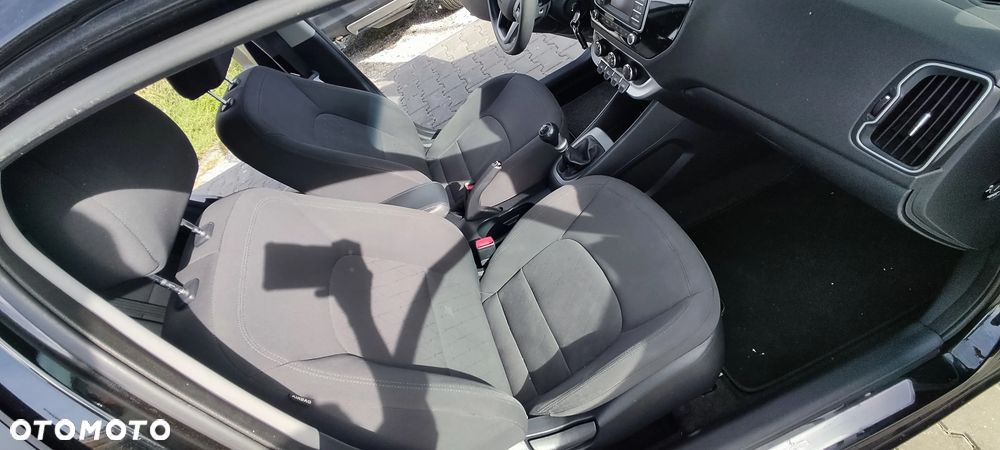 Kia Rio 1.2 Attract - 21
