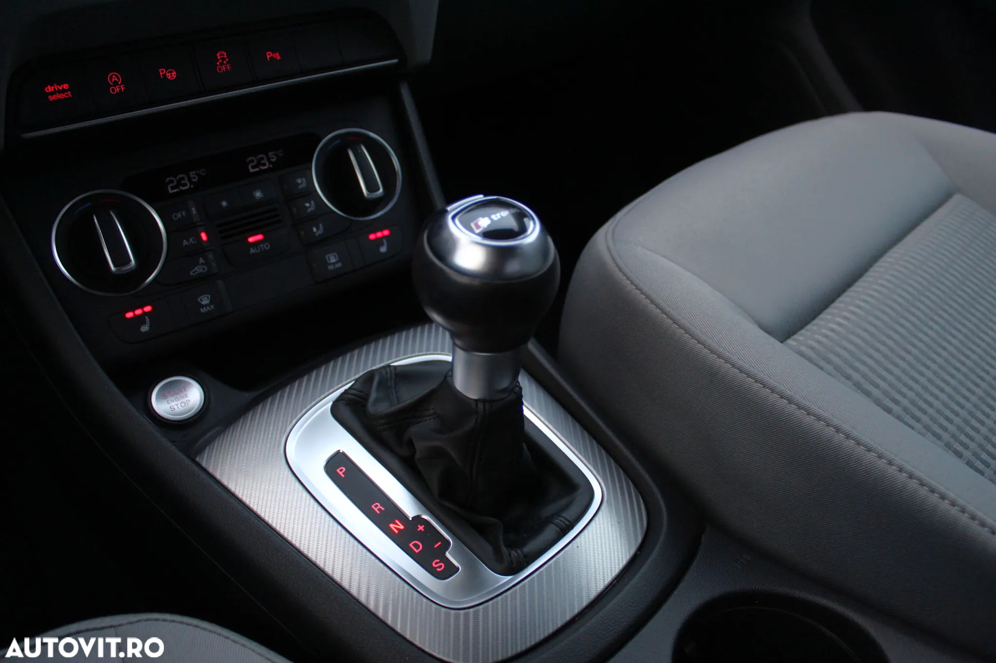 Audi Q3 2.0 TFSI Quattro Stronic Design - 21