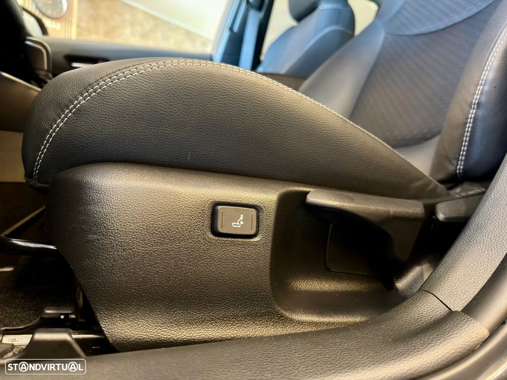 Toyota Corolla SD 1.8 Hybrid Luxury - 44