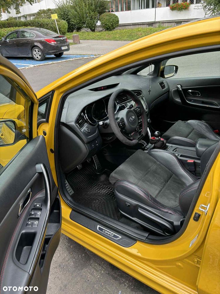 Kia Ceed 1.6 T-GDI GT - 14