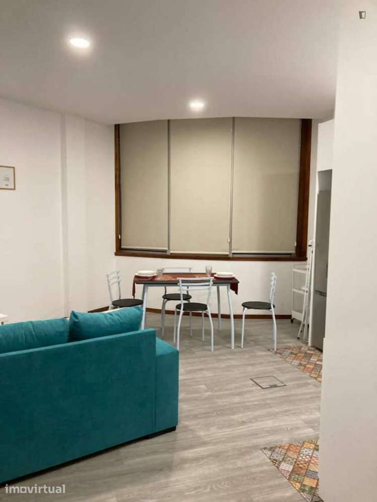 Apartamento com 1 quartos - localizado em Paranhos Porto - Grande imagem: 3/22