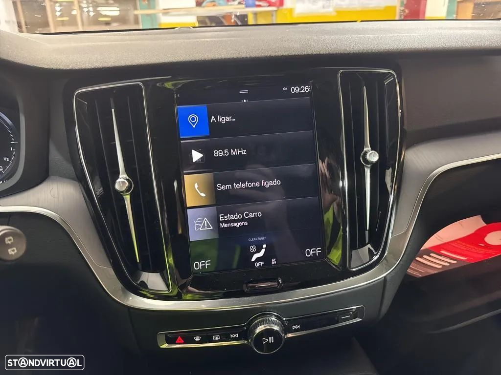 Volvo V60 2.0 T8 AWD TE Momentum - 11
