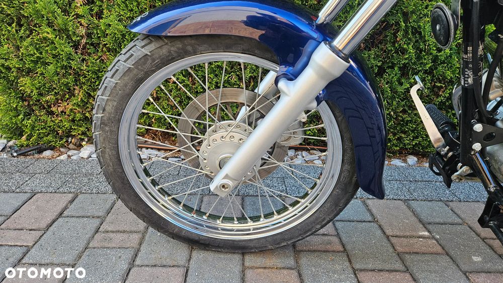 Suzuki Intruder - 12