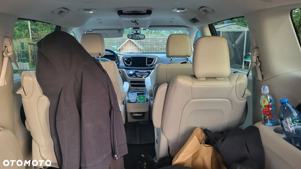 Chrysler Pacifica - 35