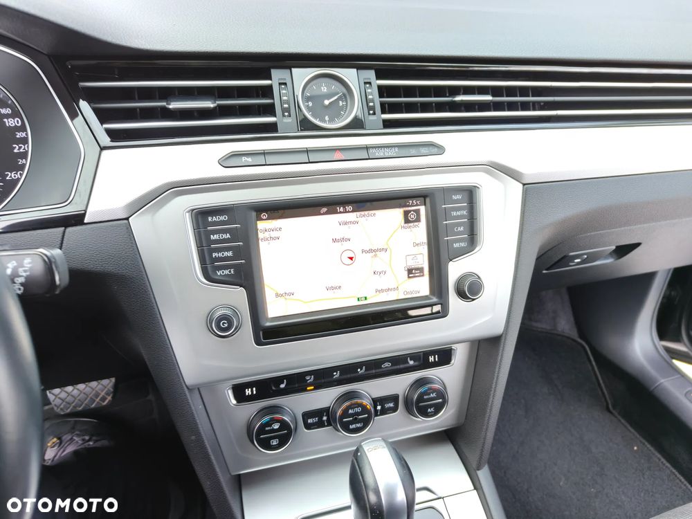 Volkswagen Passat 2.0 TDI SCR DSG Comfortline - 15