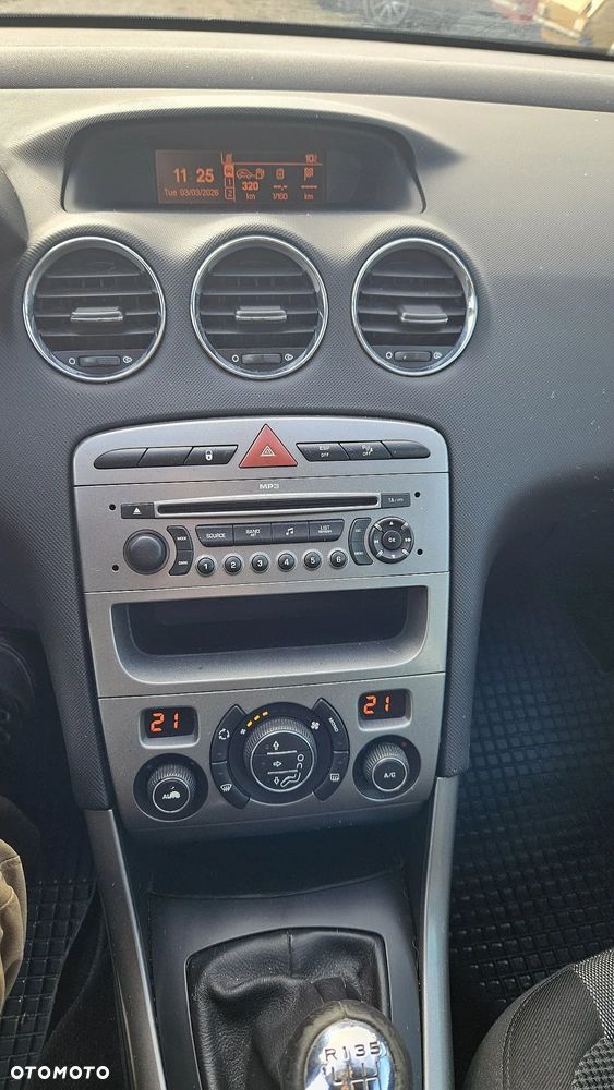 Peugeot 308 HDi FAP 110 Premium - 11