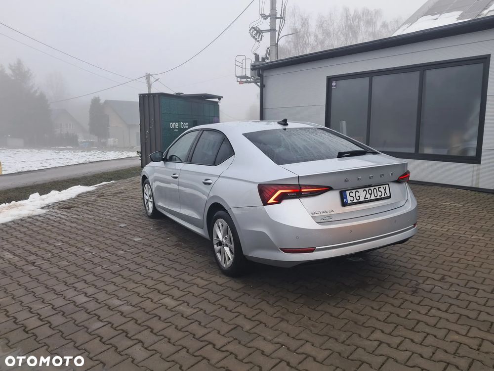 Skoda Octavia 2.0 TDI Ambition DSG - 6