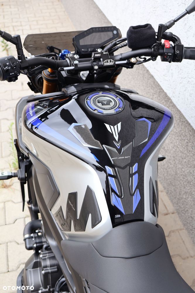 Yamaha MT - 17
