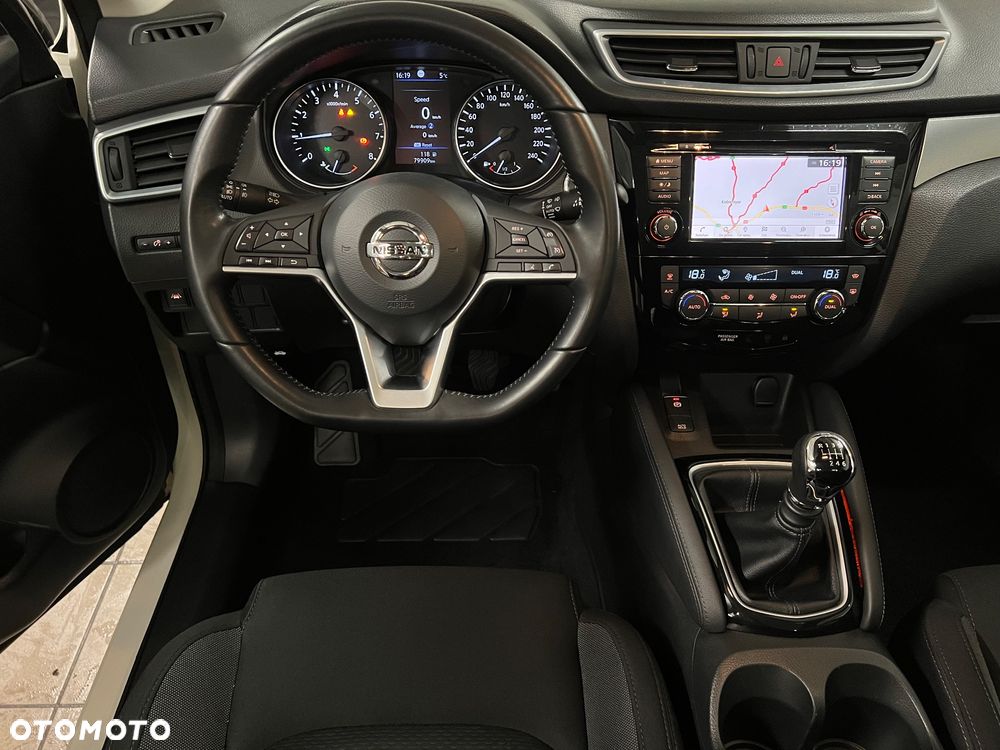 Nissan Qashqai 1.3 DIG-T N-CONNECTA - 30