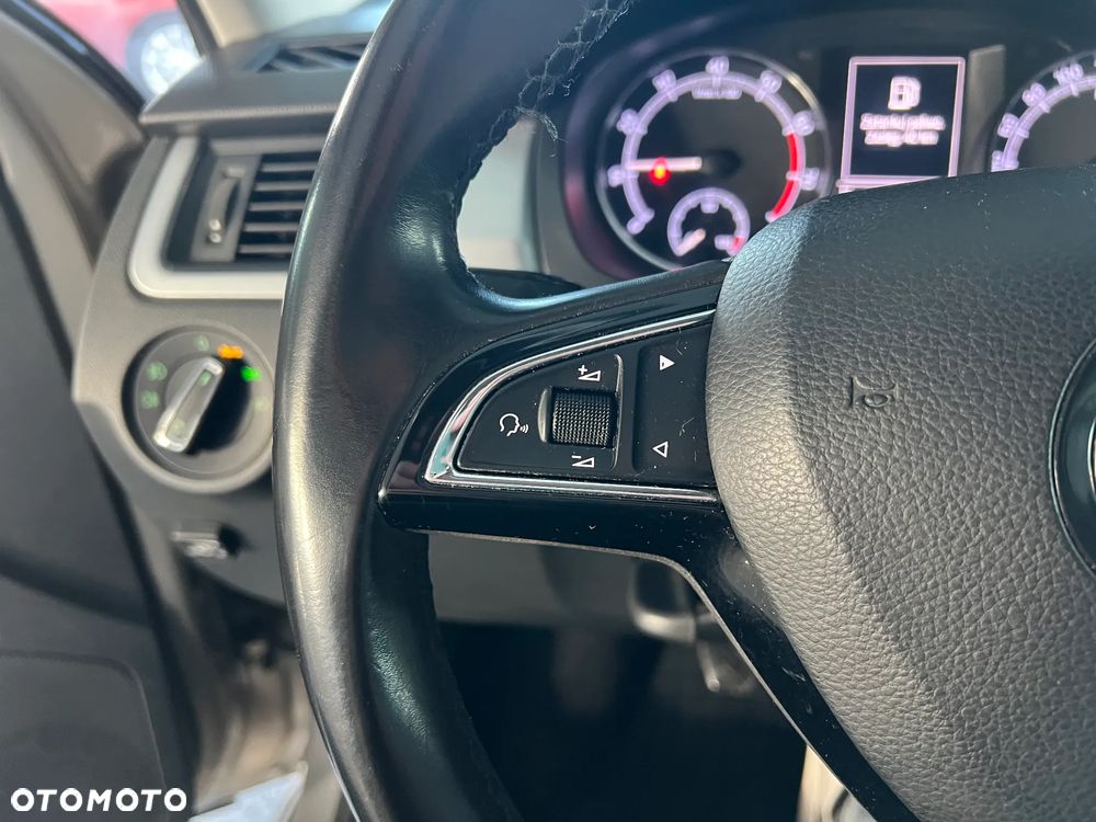 Skoda RAPID 1.0 TSI Ambition - 23