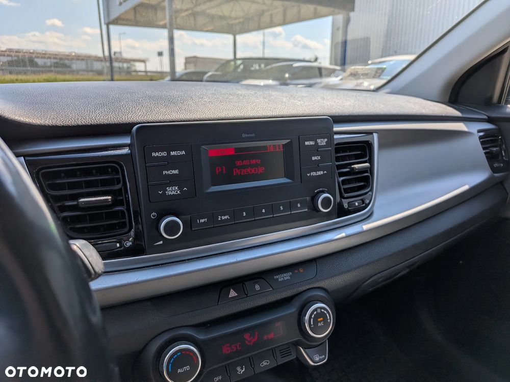 Kia Rio 1.4 L - 10