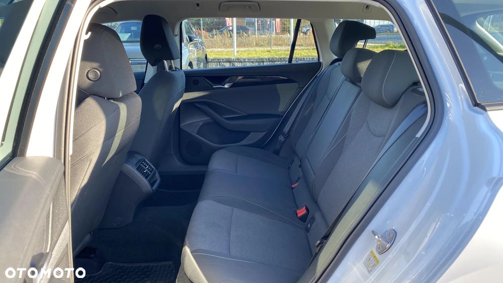 Volkswagen Passat - 21