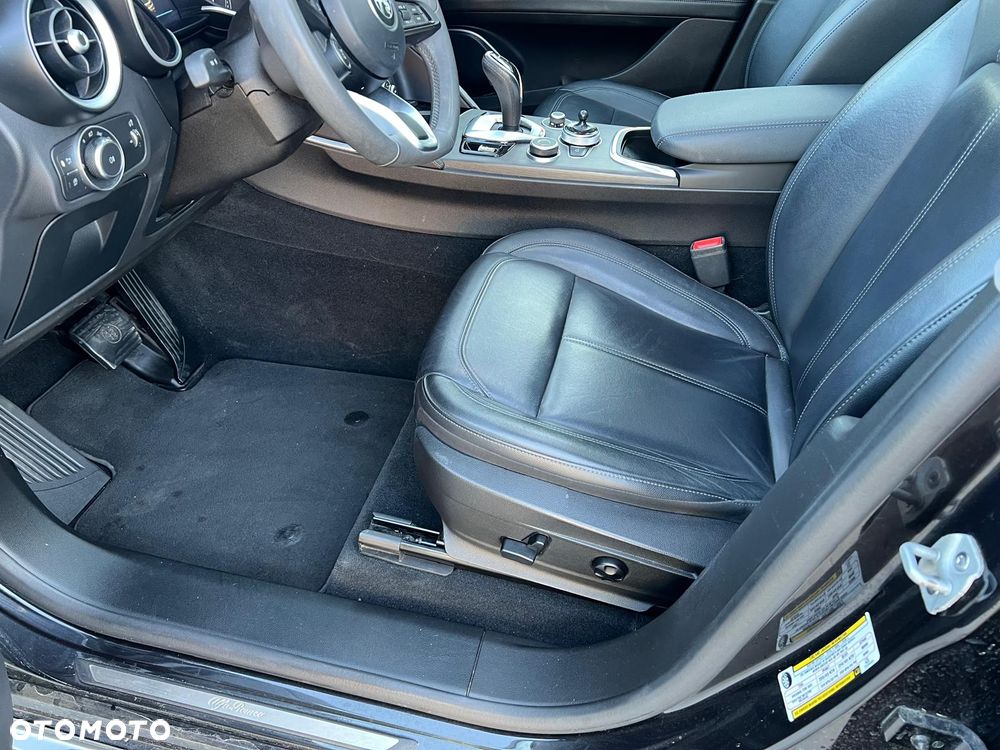 Alfa Romeo Stelvio 2.0 Turbo Veloce Q4 - 12