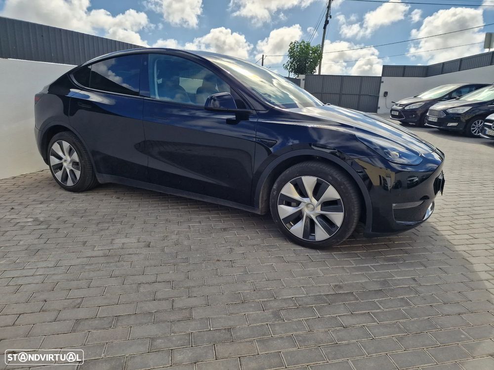 Tesla Model Y Long Range Dual Motor AWD - 3