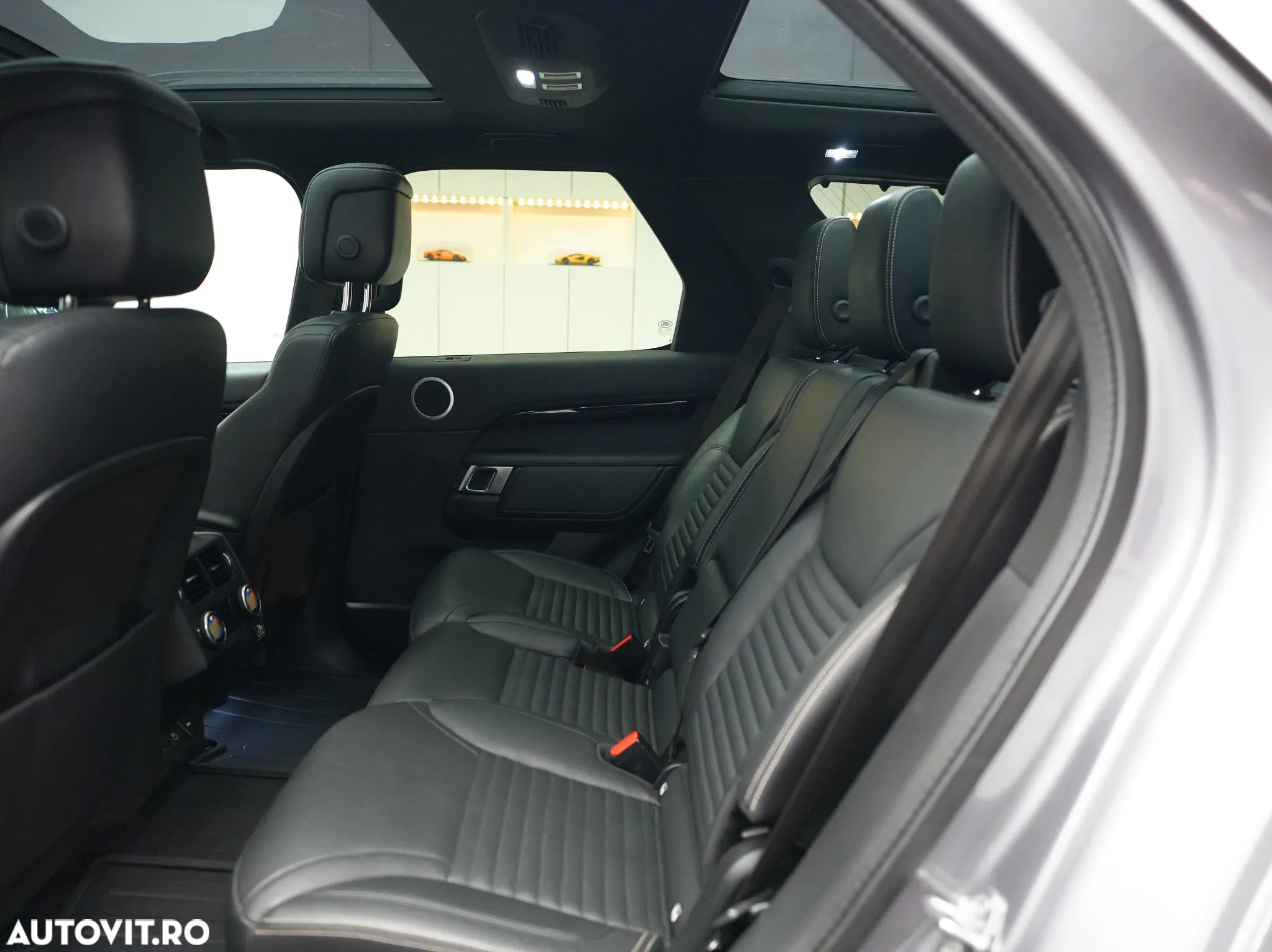 Land Rover Discovery 3.0 D250 MHEV SE - 15