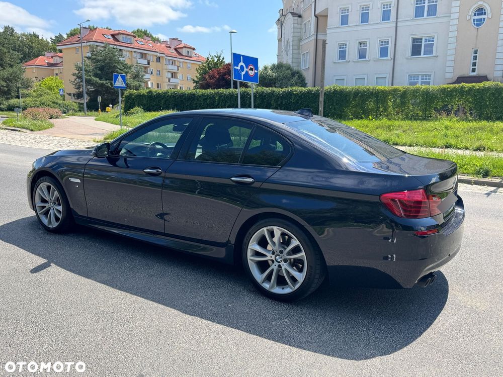 BMW Seria 5 525d xDrive - 12