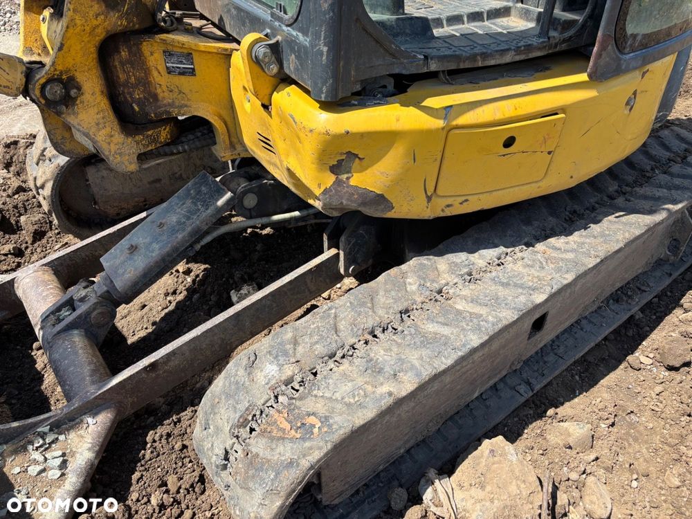 Komatsu Pc 35 Mr - 22