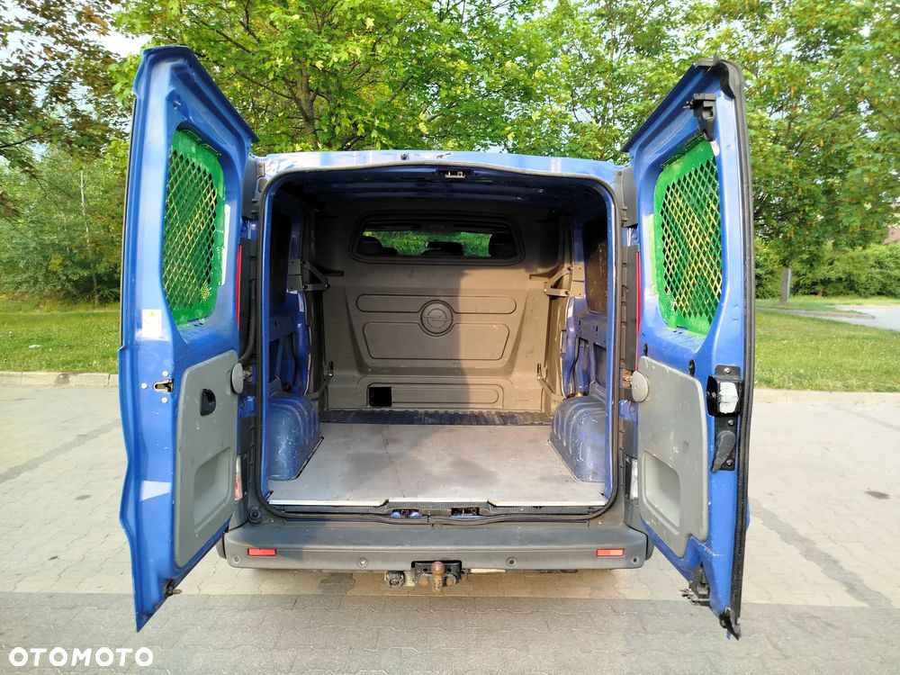 Opel Vivaro - 10