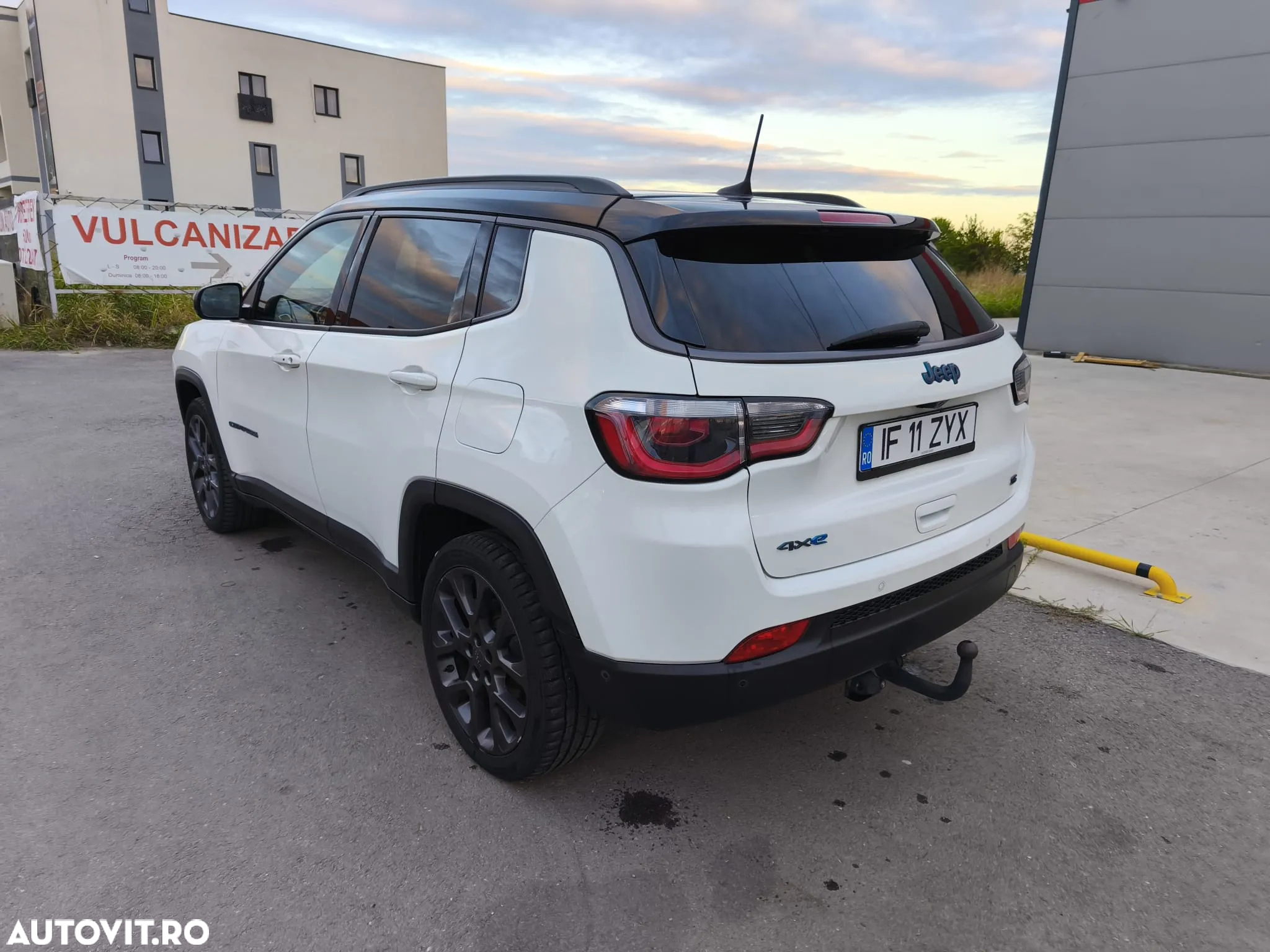 Jeep Compass - 4