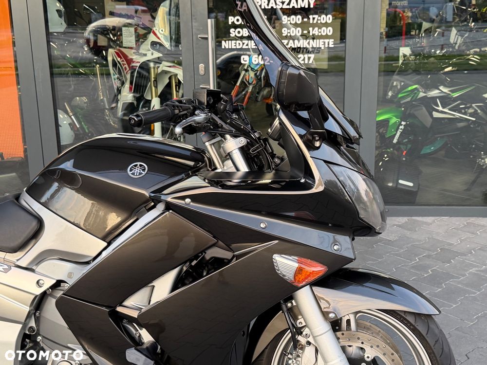 Yamaha FJR - 9